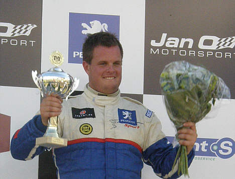 David Falch håber at han med en pålidelig racer, kan komme på podiet den kommede sæson.